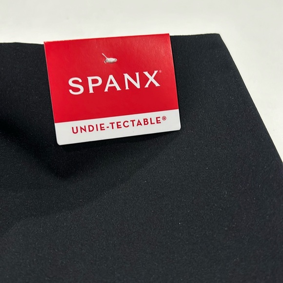 SPANX Undie-tectable Thong in Very Black NWT - Picture 5 of 6